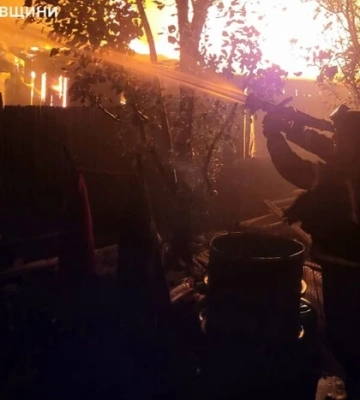 Масштабна пожежа знищила майже половину села Студенок на Харківщині