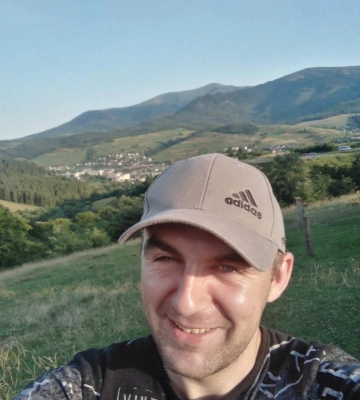 Напередодні звістки про загибель уві сні прийшов до дружини з квітами: спогади про Героя з Волині Павла Лавренюка