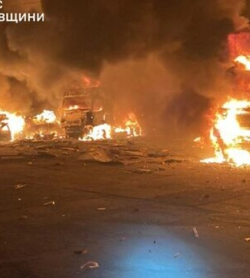 На Львівщині рятувальники ліквідували пожежу, яка виникла внаслідок ворожої атаки. ВІДЕО+ФОТОрепортаж
