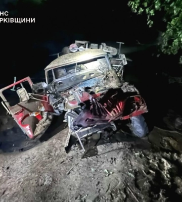 На Донеччині під час гасіння лісової пожежі на вибухонебезпечному предметі підірвалися троє рятувальників з Харківщини