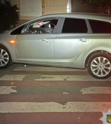 У Стрию водій «опеля» збив на переході 8-річну дівчинку і 49-річного чоловіка