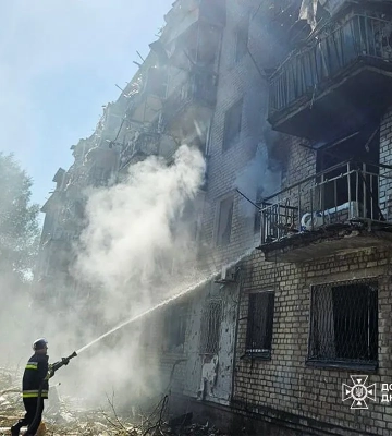 У Павлограді через атаку рф уже 40 постраждалих: рятувальники показали наслідки