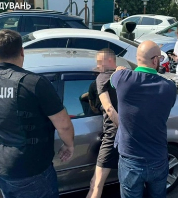 Намагалися заробити на ухилянтах: двоє військових отримали підозри