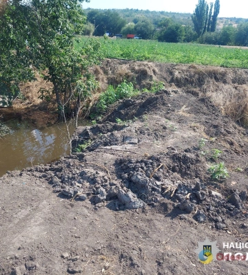 Перекрив річку дамбою, щоб поливати баштан: жителя Одещини судитимуть за незаконні оборудки