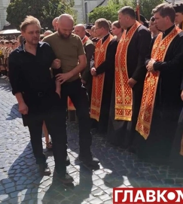 Львів’янин прийшов попрощатися з дружиною й доньками, яких забрала Росія