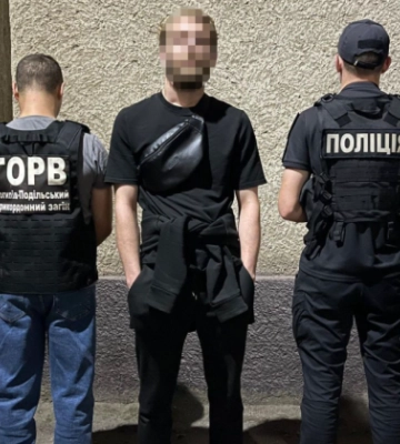 Тысяча долларов за переправку в Молдову через Днестр — в организации схемы подозревают жителя Одессы