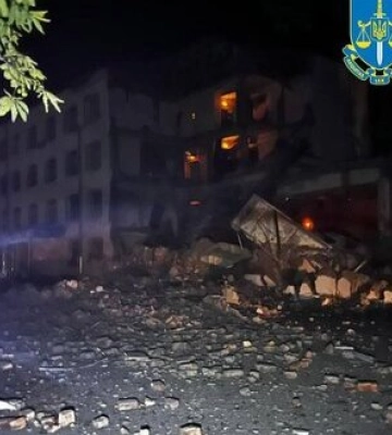 Під час бомбардування СумДУ поранено охоронця