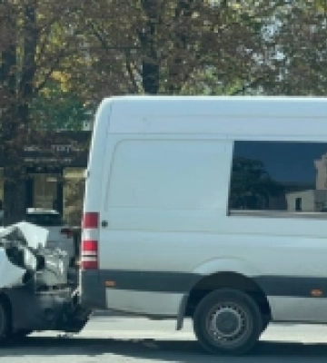 На Відродження зіткнулися автомобілі