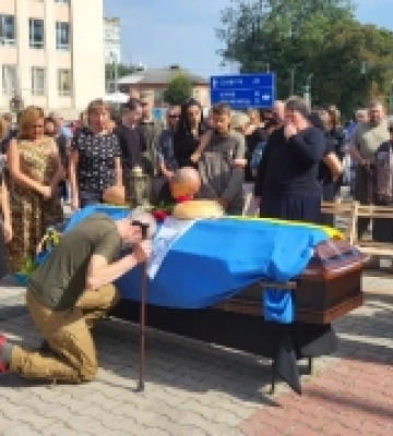 В Острозі похоронили захисника Тараса Ковальчука, якого більше двох місяців уважали зниклим безвісти
