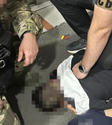 СБУ та Нацполіція затримали дві групи паліїв військових авто у Києві й Хмельницькому. ФОТОрепортаж