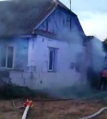 У Луцькому районі горів будинок. Відео