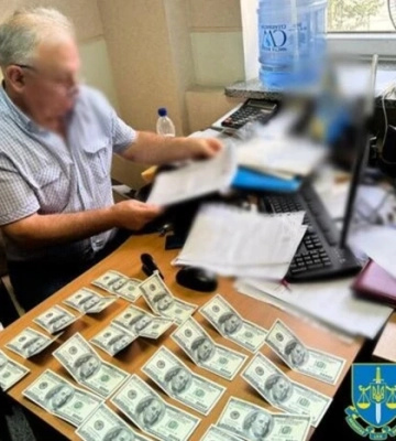 «Допомагав» зі вступом: у Києві затримано на хабарі проректора вишу
