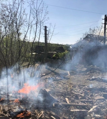 Росіяни вдарили КАБами по селищу на Сумщині: загинула людина, четверо поранених