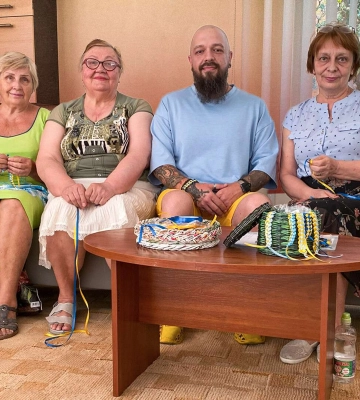 «Бабушки для ВСУ»: пенсионерки Днепра объединились ради поддержки защитников