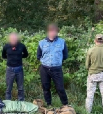 Закарпатські прикордонники затримали чотирьої чоловіків, які планували переплисти Тису
