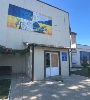 Ворог обстріляв Курахове: пошкоджено пожежну частину та автомобіль рятувальників. ФОТО