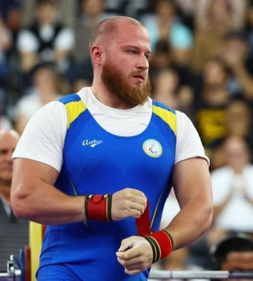 Представник Рівненщини Микола Синюк виборов бронзу Паралімпіаді-2024