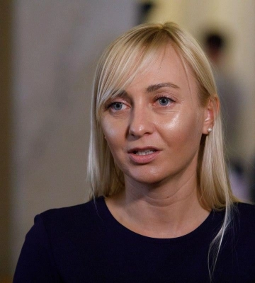 &quot;У нас проблема&quot;: нардеп Устинова пожаловалась на уклонистов, пока ее муж живет в США
