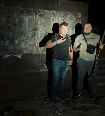 Демонтаж ордена Леніна та медалі "Золота зірка" в Одесі: на трьох людей склали адмінпротоколи