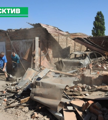 Харків’яни кілька днів самі розбирають завали, просять допомоги мерії (відео)