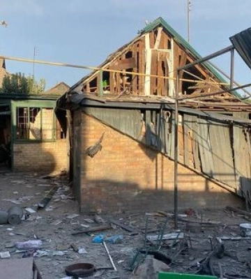 В течение дня россияне били по Никопольщине из артиллерии и атаковали дронами. Повреждены дома, газопровод и ЛЭП. ФОТОРЕПОРТАЖ
