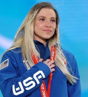 Спортсменку змусили заховати українську наліпку з серцем на Паралімпіаді-2024