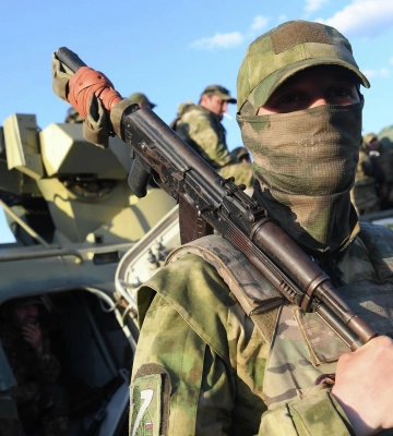 ВС РФ обходят Угледар и продвинулись на 500 м под Покровском, — аналитики (карты)