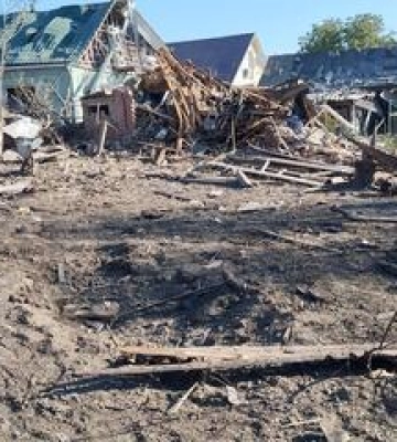 У Полтаві комунальники ліквідовують наслідки ворожого удару