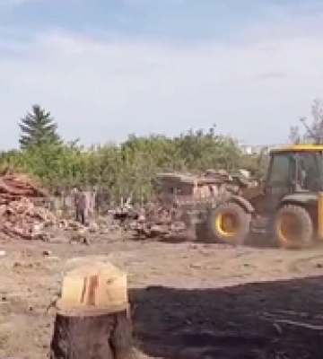 Комунальники у Полтаві ліквідовують наслідки ворожого удару