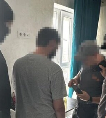 Установил "видеоловушки" для корректировки ударов по Киеву: СБУ задержала агента военной разведки РФ. ФОТОрепортаж
