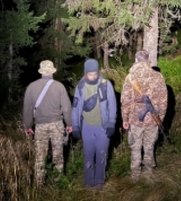 Закарпатські прикордоонники знайшли туриста, який чотири дні блукав горами