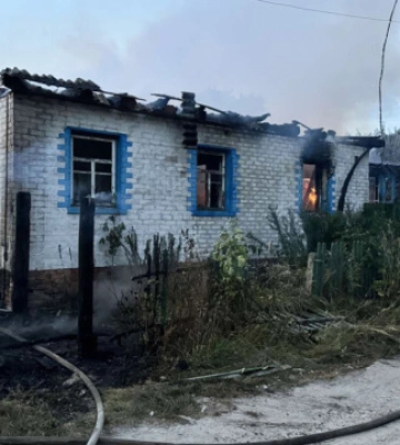Російські війська уночі обстріляли з РСЗВ і дронів село на Чернігівщині