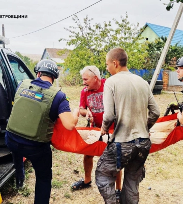 Дістали тіло з-під завалів: через артобстріл на Дніпропетровщині загинула 16-річна дівчина