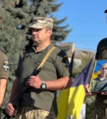 У Рівному попрощалися зі захисником Валерієм Комаром, який загинув на Запорізькому напрямку