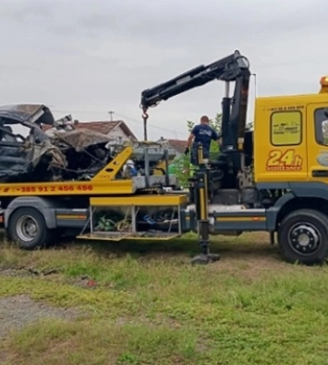 В Хорватії бус з нелегалами потрапив в аварію, втікаючи від поліції