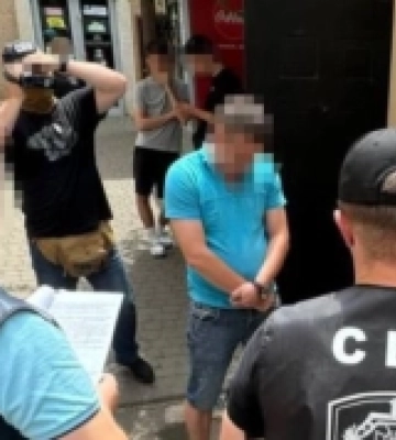 Одержання 1500 доларів США хабаря і зловживання впливом: на Закарпатті судитимуть двох колишніх інспекторів ДСНС