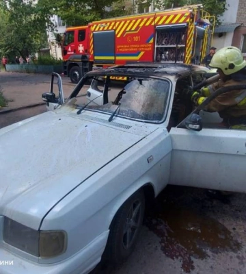 Миколаївські рятувальники ліквідували пожежу автомобіля