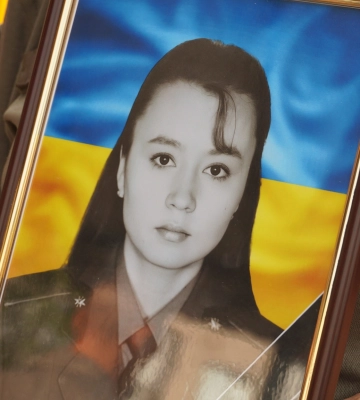 У Мукачеві попрощалися із загиблою захисницею Оленою Бабіцькою