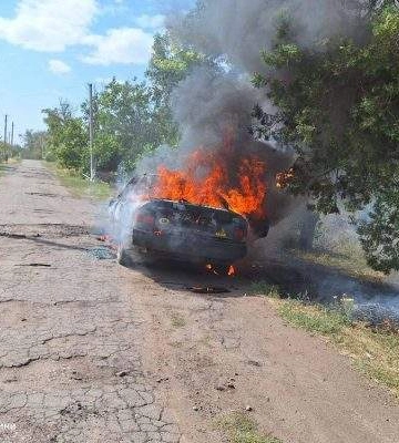 Миколаївські рятувальники ліквідували пожежу автомобіля