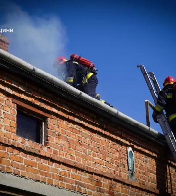 93 пожежі сухостою ліквідували надзвичайники Львівщини за вихідні