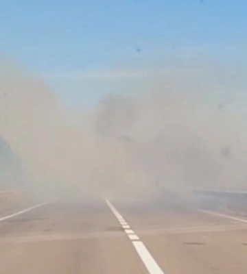 У Луцькому районі через густий дим від масштабної пожежі сталася ДТП (відео)