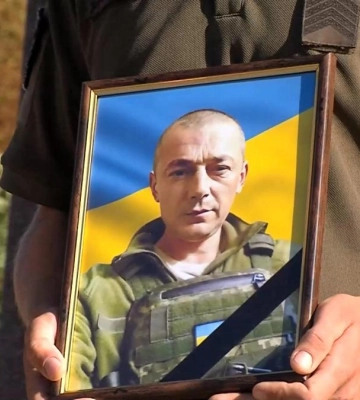 У Рівному попрощались з військовим Валерієм Комаром