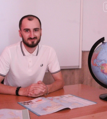 Перший дзвоник, наймаштабніший ракетний удар по Полтаві, ітерв'ю з полтавським депутатом та учителем року: головні події минулого&amp;hellip;
