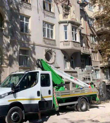 Дівчата вижили б, якби залишилися у спальнях: дідусь Базилевичів повідомив про стан сина