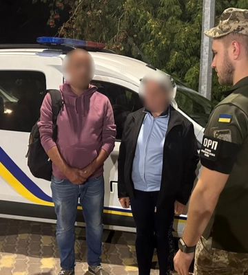 Фіктивні шлюби втікачів за кордон: одруженого з тещею волинські прикордонники викрили