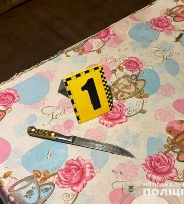 У Роздільній чоловік вбив сина
