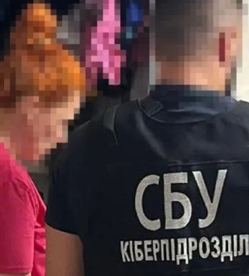 СБУ затримала бухгалтерку заводу, яка коригувала ракетні удари по Одесі