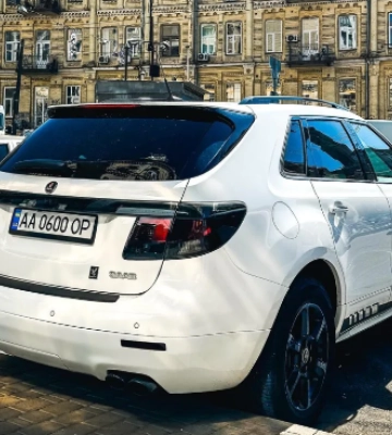 В Україні помітили рідкісний кросовер Saab (Фото)