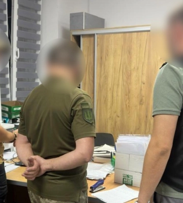 На хабарі викрили заступника керівника та двох службовців ТЦК на Прикарпатті – Нацполіція (ФОТО)