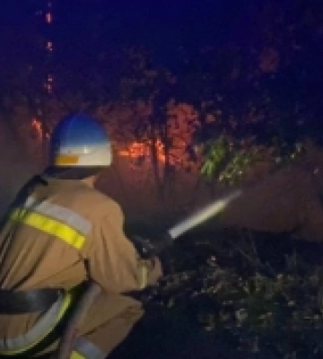 У Миколаєві горів покинутий двоповерховий будинок